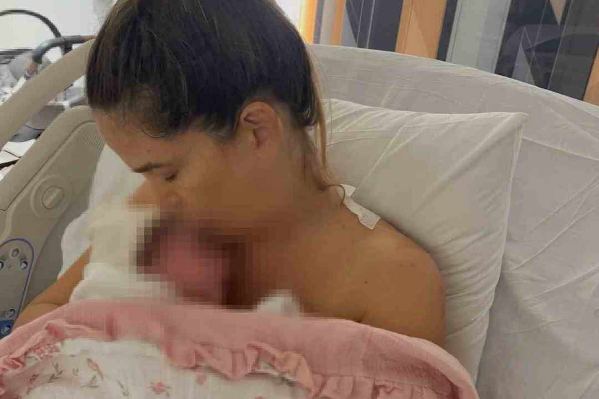 Barbara Donadio presenta la figlia Deva