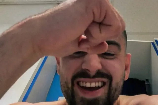 Edon Zhegrova esulta negli spogliatoi